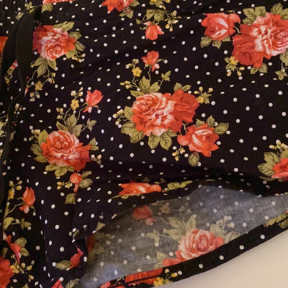 3 Shorts - Picture 7 of 7